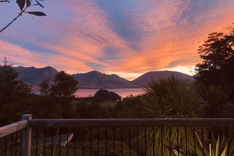 Photo of property in 17 Tall Tree Lane, Mount Creighton, Queenstown, 9371