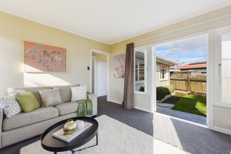 Photo of property in 2/50 Parkers Road, Tahunanui, Nelson, 7011