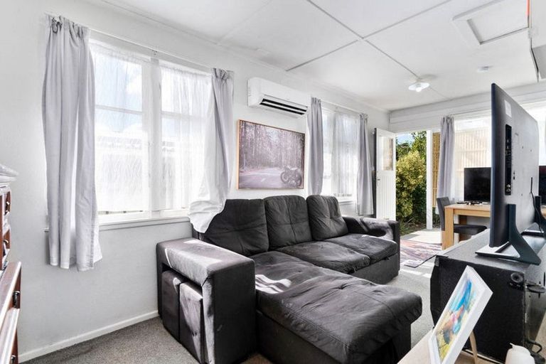 Photo of property in 27 Oxford Street, Lansdowne, Masterton, 5810