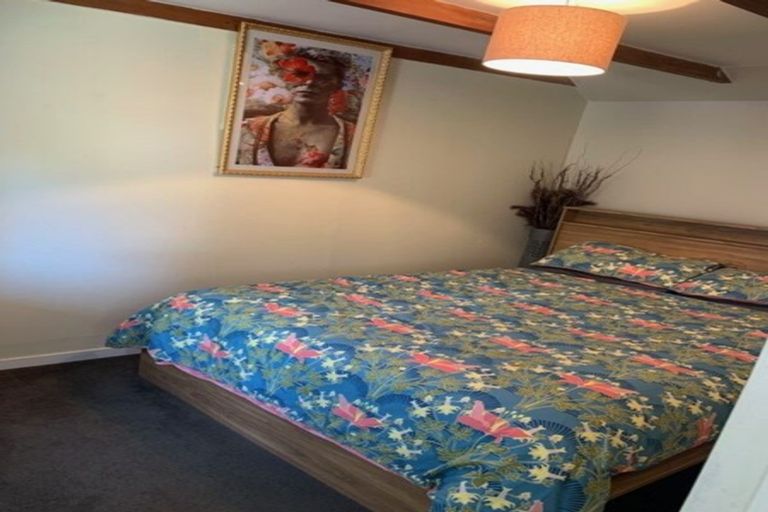 Photo of property in 36 Hawkhurst Road, Lyttelton, 8082