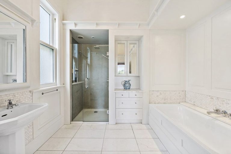 Photo of property in 129 Upland Road, Kelburn, Wellington, 6012