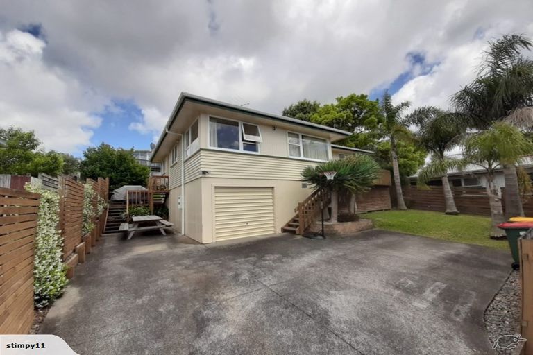 Photo of property in 2/42 Bruce Road, Glenfield, Auckland, 0629