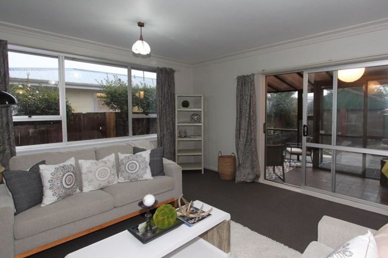 Photo of property in 21 Inwoods Road, Parklands, Christchurch, 8083