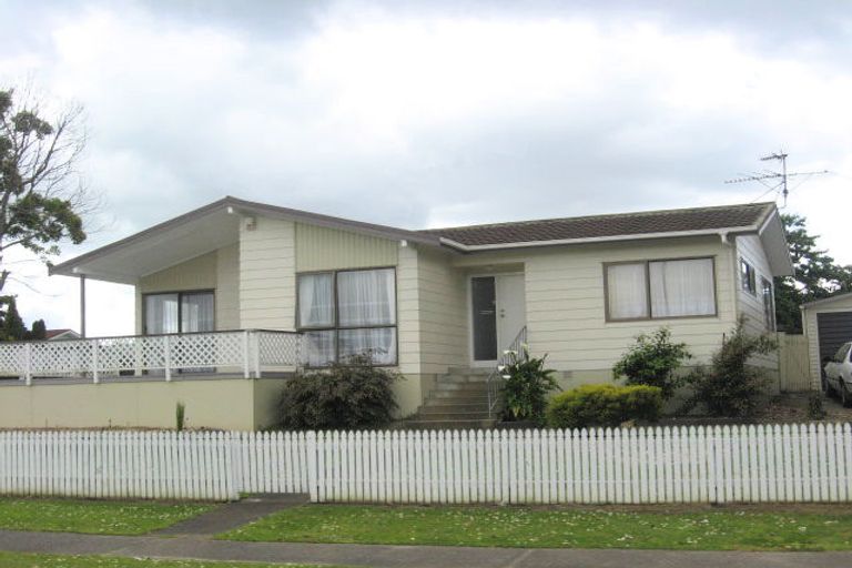 Photo of property in 37 Sharland Avenue, Manurewa, Auckland, 2102