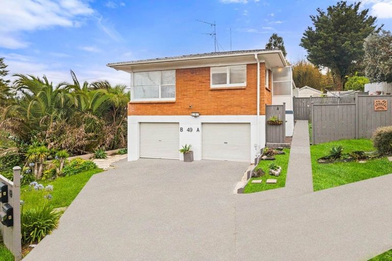 Photo of property in 49 Peach Road, Glenfield, Auckland, 0629