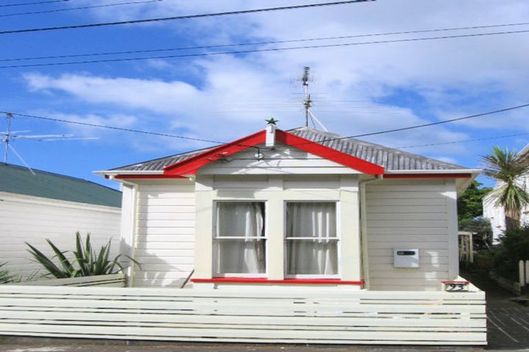 Photo of property in 93 Te Wharepouri Street, Berhampore, Wellington, 6023