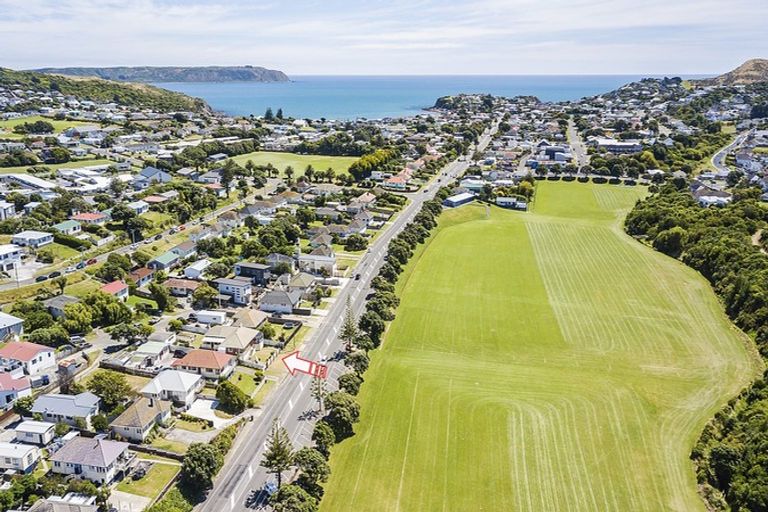 Photo of property in 130 Main Road, Titahi Bay, Porirua, 5022