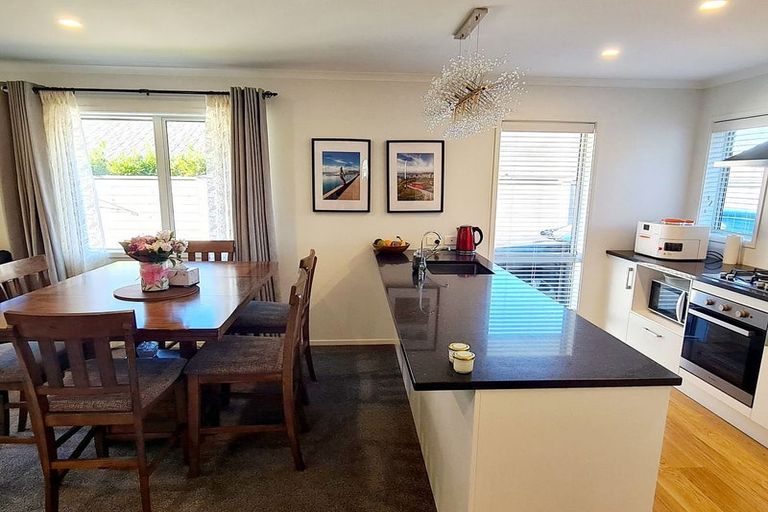Photo of property in 19 Mooring Close, Whitby, Porirua, 5024