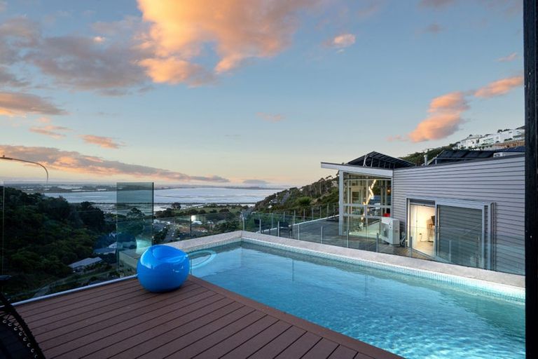 Photo of property in 11 Saint Remy Lane, Redcliffs, Christchurch, 8081