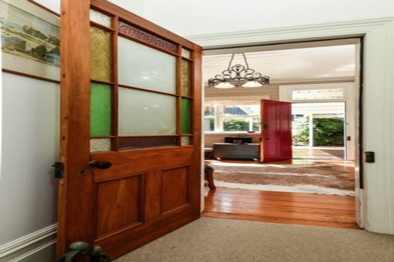 Photo of property in 8 Queen Street, Cambridge, 3434