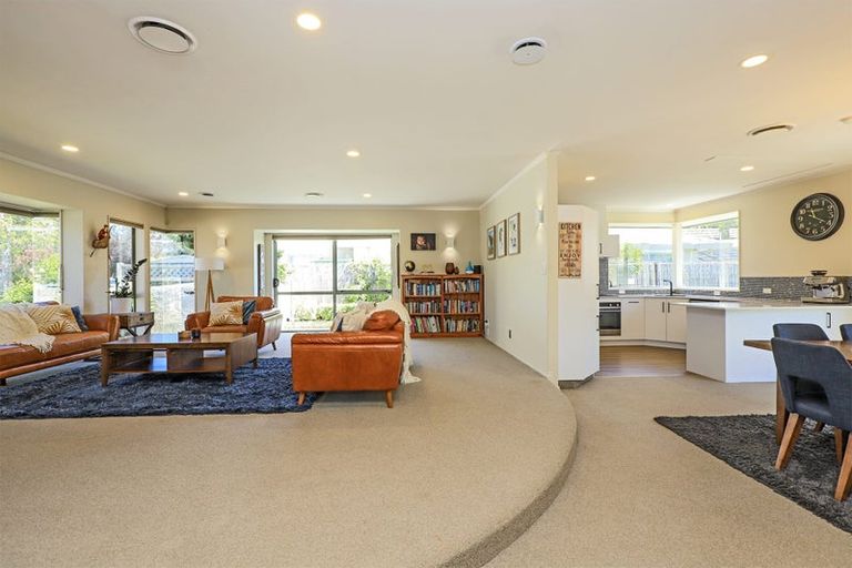 Photo of property in 219 Mcleod Street, Camberley, Hastings, 4120