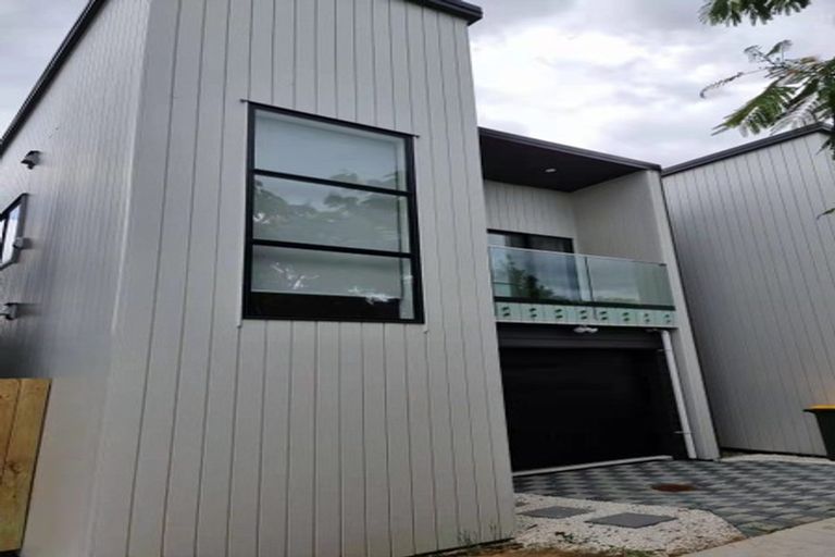 Photo of property in 114c Bruce Mclaren Road, Henderson, Auckland, 0612