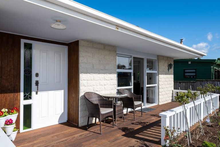 Photo of property in 60 Shrimpton Road, Haumoana, 4102