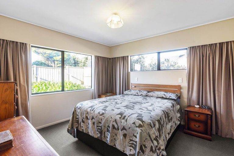 Photo of property in 15 Pine Ridge Terrace, Waikanae Beach, Waikanae, 5036