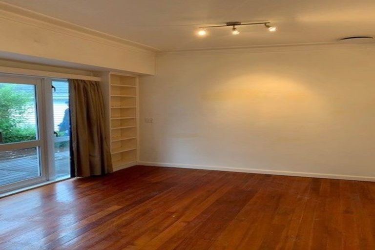 Photo of property in 121 Karori Road, Karori, Wellington, 6012