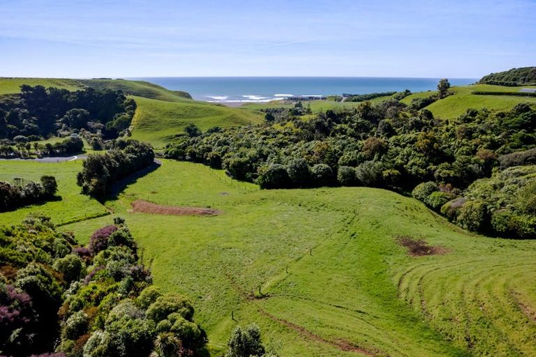 Photo of property in Tapuae, 1 Washer Road, Omata, New Plymouth, 4374