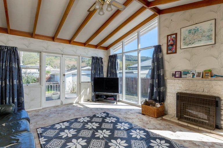 Photo of property in 45a York Street, Picton, 7220