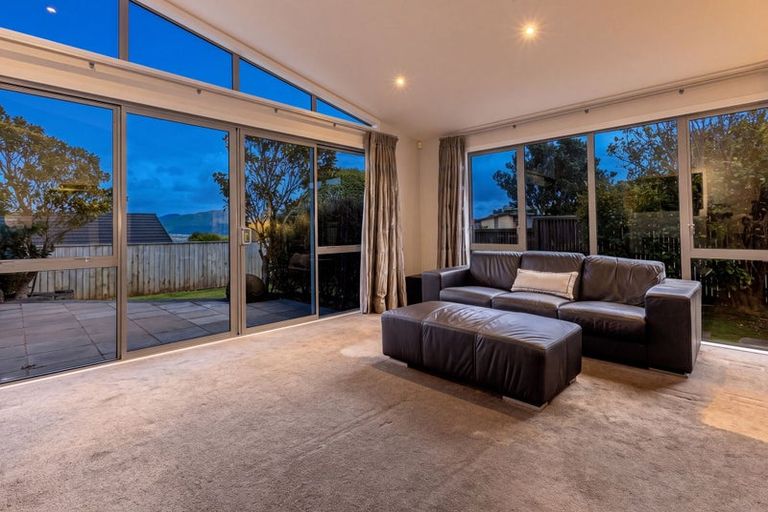 Photo of property in 2 Nelson Avenue, Aotea, Porirua, 5024