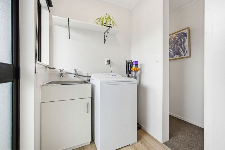 Photo of property in 1/17 Atherfold Crescent, Greenmeadows, Napier, 4112