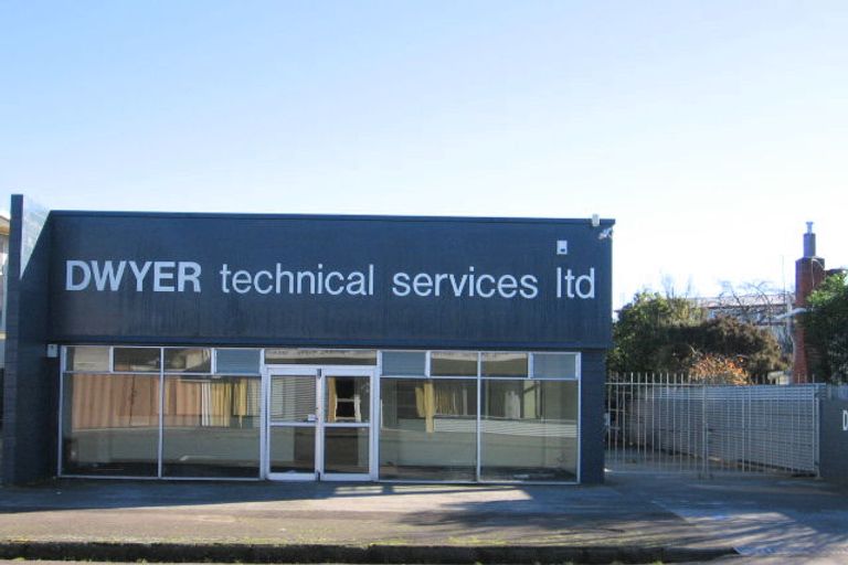 Photo of property in 9 Edgeware Road, Palmerston North, 4410