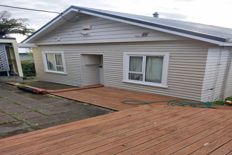 Photo of property in 7 Hampton Hill Road, Tawa, Wellington, 5028