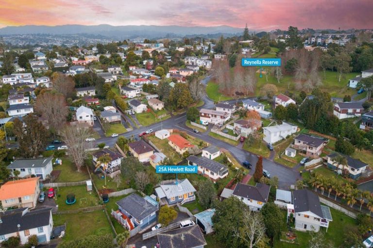 Photo of property in 25a Hewlett Road, Massey, Auckland, 0614