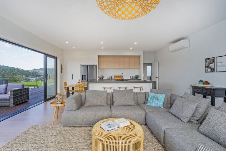 Photo of property in 6 Joyce Harsant Place, Cooks Beach, 3591