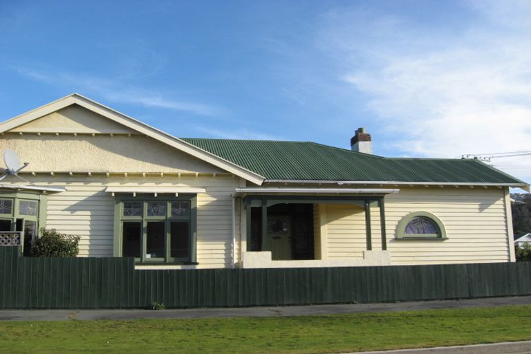 Photo of property in 65 Hargest Crescent, Saint Kilda, Dunedin, 9012