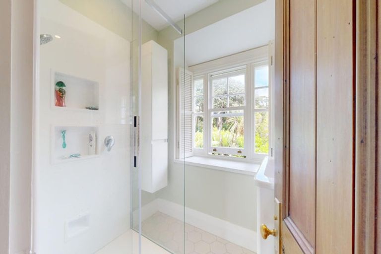 Photo of property in 31 Maarama Crescent, Aro Valley, Wellington, 6021