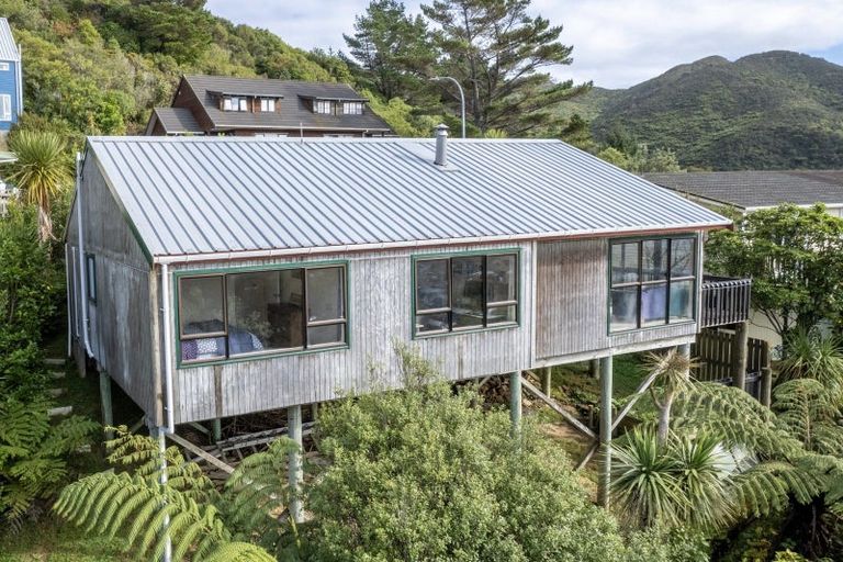 Photo of property in 109 Allington Road, Karori, Wellington, 6012