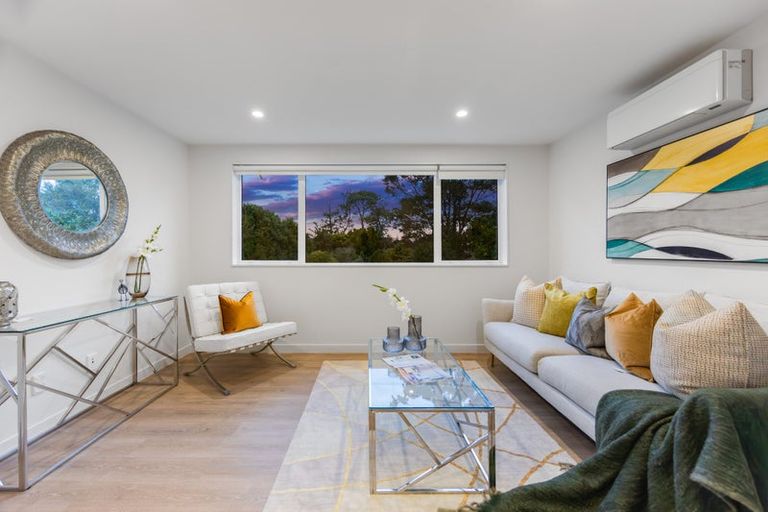 Photo of property in 14a Crystal Avenue, Glendene, Auckland, 0602