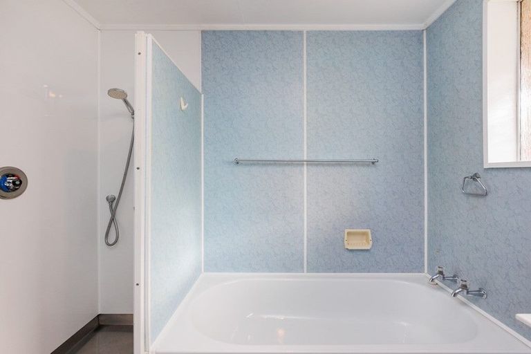 Photo of property in 3 Frimley Street, Awapuni, Palmerston North, 4412