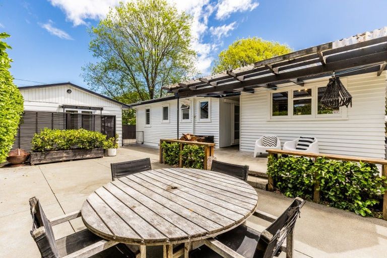 Photo of property in 23a Te Aute Road, Havelock North, 4130