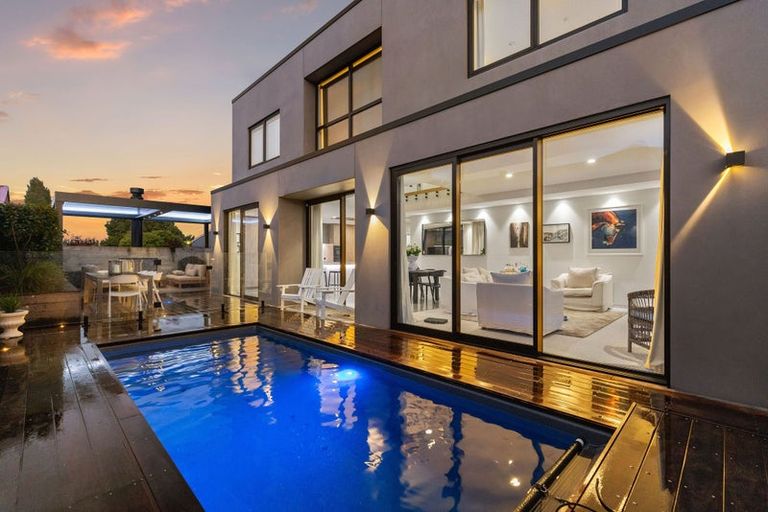 Photo of property in 114a Paparoa Street, Papanui, Christchurch, 8053