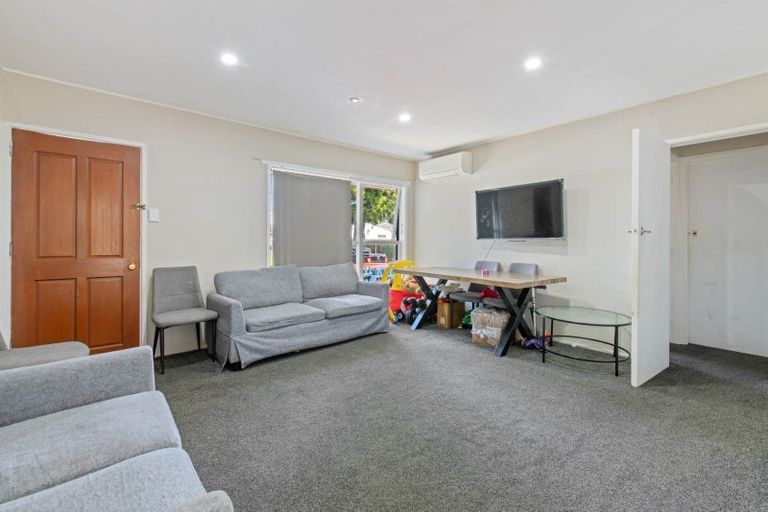 Photo of property in 2/72 Rosella Road, Mangere East, Auckland, 2024