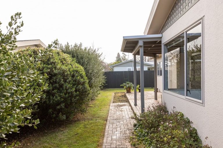 Photo of property in 2/52 Te Aute Road, Havelock North, 4130