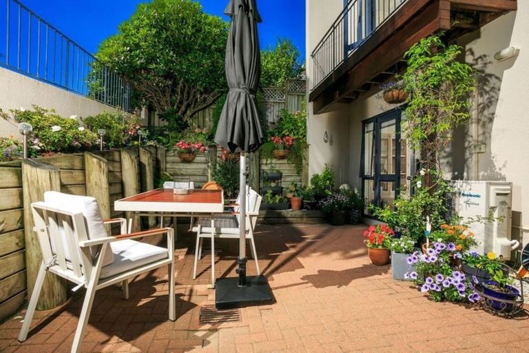 Photo of property in 7/14 Ponderosa Drive, Oteha, Auckland, 0632