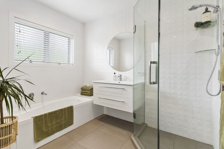 Photo of property in 1/18 Mizpah Road, Torbay, Auckland, 0630