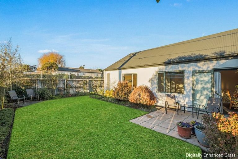 Photo of property in 12 Locarno Street, Opawa, Christchurch, 8023