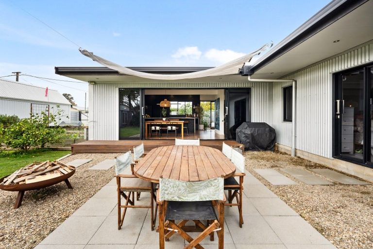 Photo of property in 1 Grey Street, Bay View, Napier, 4104