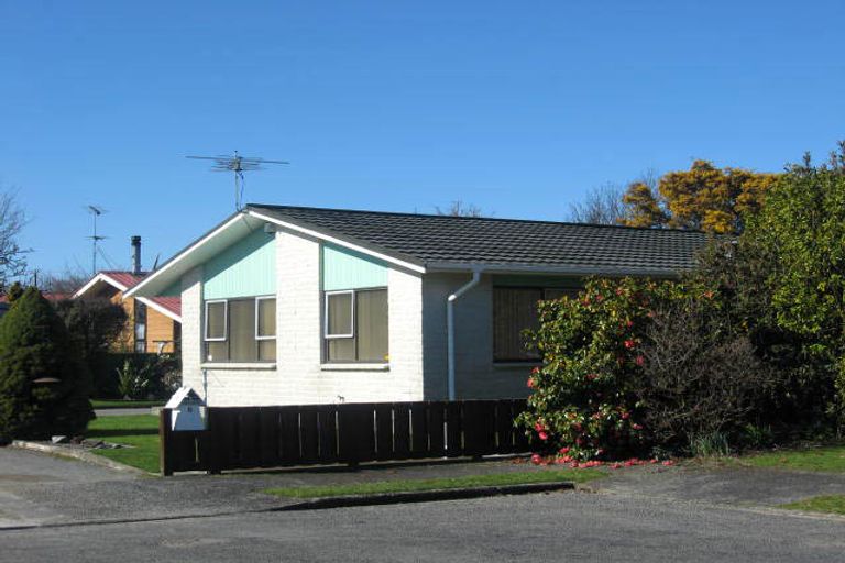 Photo of property in 8 Chisholm Place, Carterton, 5713