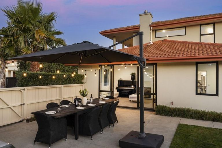 Photo of property in 10 Mica Place, Northwood, Christchurch, 8051