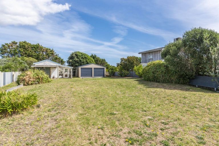 Photo of property in 337 Te Horo Beach Road, Te Horo Beach, Otaki, 5581
