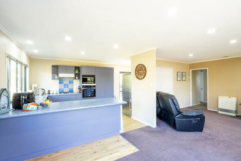 Photo of property in 115 Schnell Drive, Kelvin Grove, Palmerston North, 4414