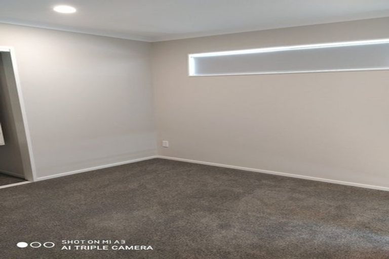 Photo of property in 28 Combat Street, Papakura, 2110