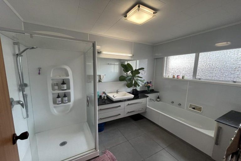 Photo of property in 5 Fairfax Terrace, Frankleigh Park, New Plymouth, 4310