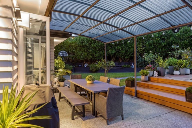 Photo of property in 8 Somerset Place, Stanmore Bay, Whangaparaoa, 0932