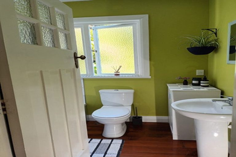 Photo of property in 34 Moana Road, Kelburn, Wellington, 6012