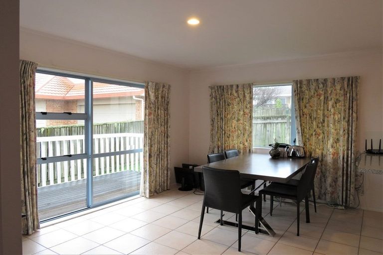 Photo of property in 1b Picasso Drive, West Harbour, Auckland, 0618