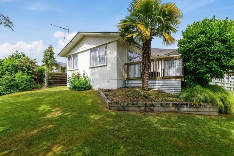 Photo of property in 2 Garnet Place, Pukehangi, Rotorua, 3015